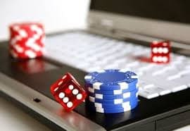 Meja Live Blackjack dengan dealer profesional di studio brusko